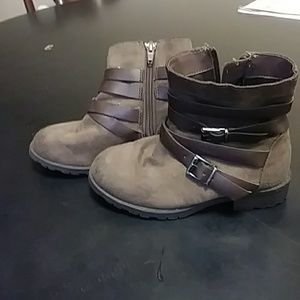 Girls brown buckle booties
